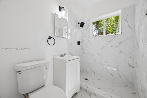 House in Miami, Florida 3 bedrooms, 121.24 sq.m. № 2261315 - photo 16