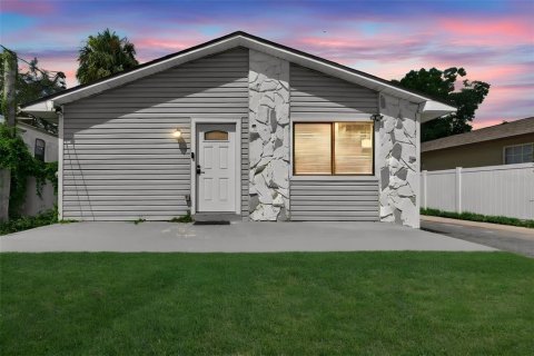 Casa en Tampa, Florida 2 dormitorios, 103.12 m2 № 2352475