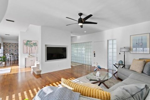 Casa en venta en Tampa, Florida, 3 dormitorios, 253.62 m2 № 1912007 - foto 24