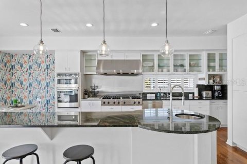 Casa en venta en Tampa, Florida, 3 dormitorios, 253.62 m2 № 1912007 - foto 11