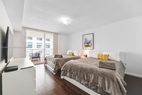 Condo in Miami, Florida, 1 bedroom  № 2178483 - photo 5
