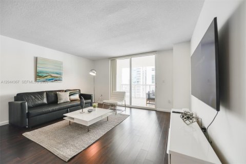 Condo in Miami, Florida, 1 bedroom  № 2178483 - photo 6
