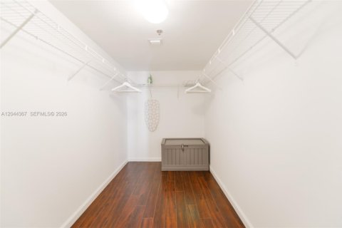 Condo in Miami, Florida, 1 bedroom  № 2178483 - photo 17