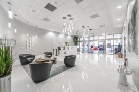 Condo in Miami, Florida, 1 bedroom  № 2178483 - photo 24