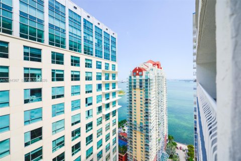 Condo in Miami, Florida, 1 bedroom  № 2178483 - photo 2