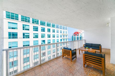 Condo in Miami, Florida, 1 bedroom  № 2178483 - photo 20