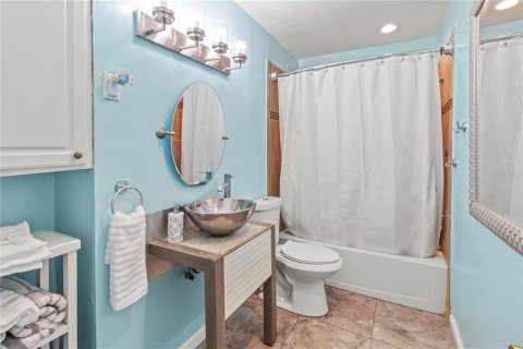 House in Sarasota, Florida 3 bedrooms, 121.7 sq.m. № 1869144 - photo 20