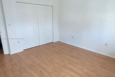 Купить кондоминиум в Майами, Флорида 1 спальня, 70.61м2, № 1958843 - фото 6