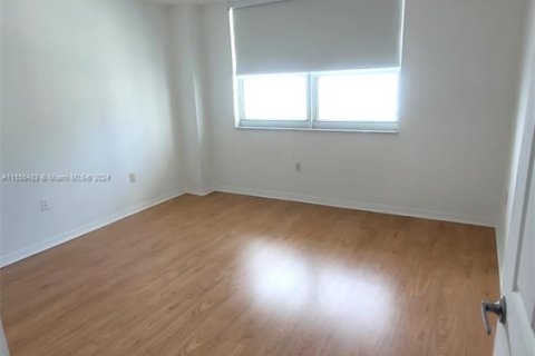 Купить кондоминиум в Майами, Флорида 1 спальня, 70.61м2, № 1958843 - фото 7