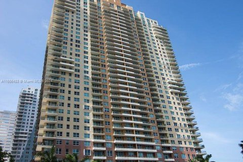 Купить кондоминиум в Майами, Флорида 1 спальня, 70.61м2, № 1958843 - фото 5