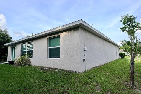 Villa ou maison à vendre à Port Charlotte, Floride: 4 chambres, 180.32 m2 № 2275777 - photo 3