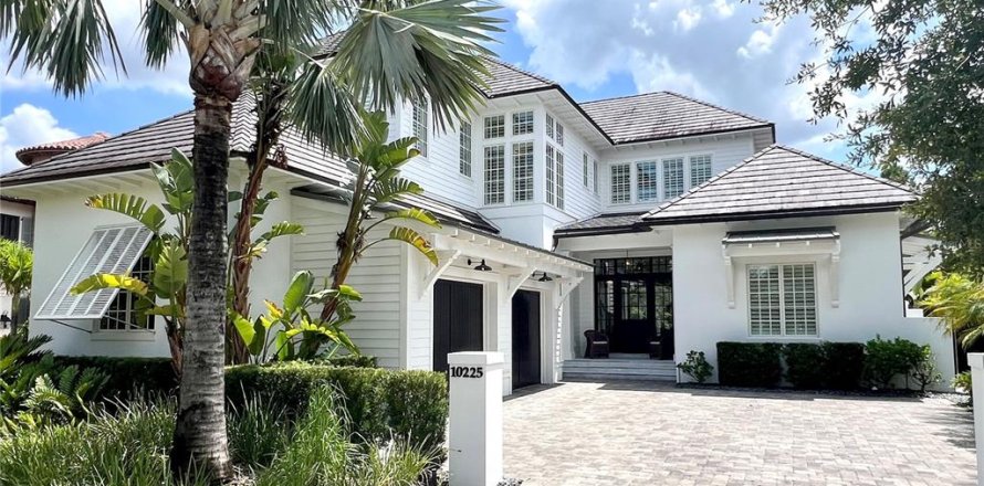 House in Orlando, Florida 5 bedrooms, 427.54 sq.m. № 1886320