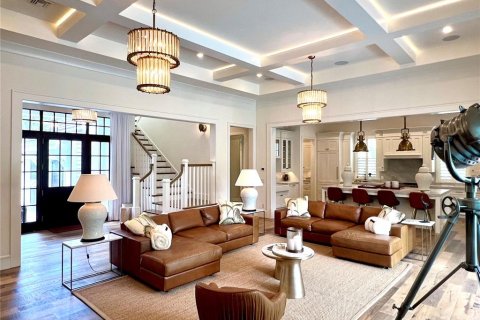 House in Orlando, Florida 5 bedrooms, 427.54 sq.m. № 1886320 - photo 8