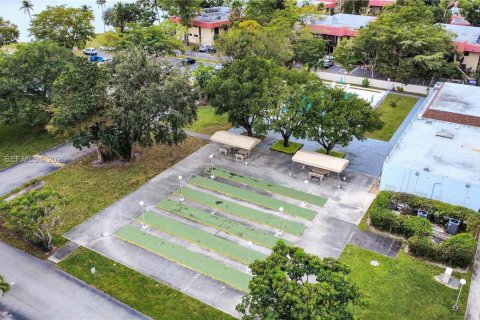 Condominio en venta en Miami, Florida, 1 dormitorio, 76.46 m2 № 2017924 - foto 20