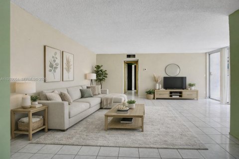 Condominio en venta en Miami, Florida, 1 dormitorio, 76.46 m2 № 2017924 - foto 3