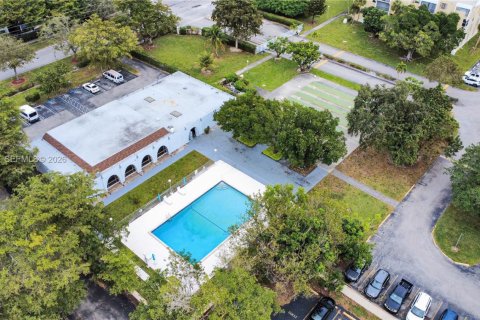 Condominio en venta en Miami, Florida, 1 dormitorio, 76.46 m2 № 2017924 - foto 22