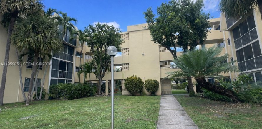 Condominio en Miami, Florida, 1 dormitorio  № 2017924