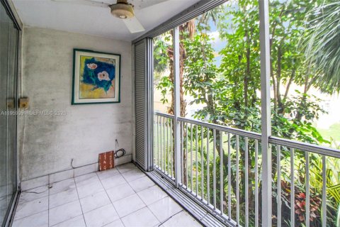 Condominio en venta en Miami, Florida, 1 dormitorio, 76.46 m2 № 2017924 - foto 14