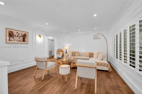 Villa ou maison à vendre à Coral Gables, Floride: 4 chambres, 260.22 m2 № 2068825 - photo 15