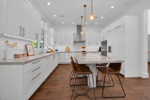 Villa ou maison à vendre à Coral Gables, Floride: 4 chambres, 260.22 m2 № 2068825 - photo 5