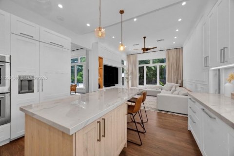 Villa ou maison à vendre à Coral Gables, Floride: 4 chambres, 260.22 m2 № 2068825 - photo 6