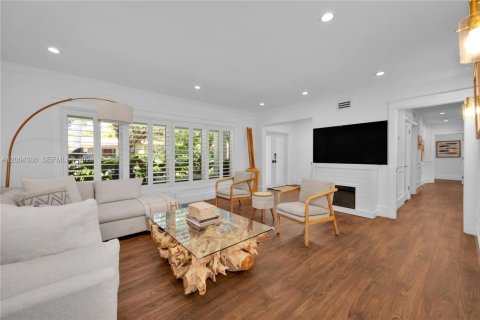 Villa ou maison à vendre à Coral Gables, Floride: 4 chambres, 260.22 m2 № 2068825 - photo 16