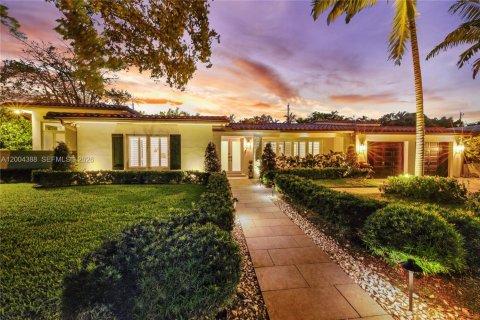 Villa ou maison à vendre à Coral Gables, Floride: 4 chambres, 260.22 m2 № 2068825 - photo 12