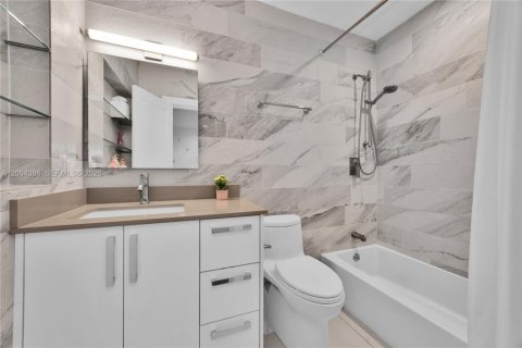 Villa ou maison à vendre à Coral Gables, Floride: 4 chambres, 260.22 m2 № 2068825 - photo 27