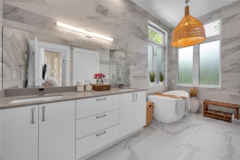 Villa ou maison à vendre à Coral Gables, Floride: 4 chambres, 260.22 m2 № 2068825 - photo 23