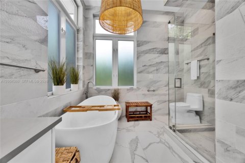 Villa ou maison à vendre à Coral Gables, Floride: 4 chambres, 260.22 m2 № 2068825 - photo 25