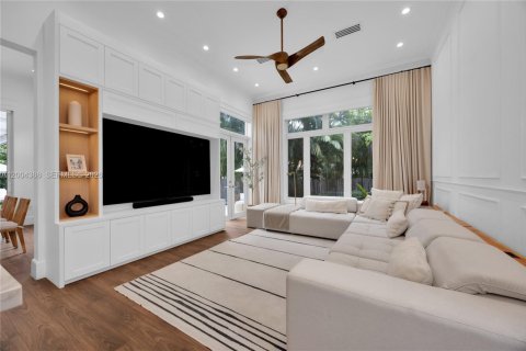 Villa ou maison à vendre à Coral Gables, Floride: 4 chambres, 260.22 m2 № 2068825 - photo 8