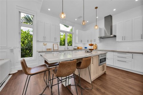 Villa ou maison à vendre à Coral Gables, Floride: 4 chambres, 260.22 m2 № 2068825 - photo 7