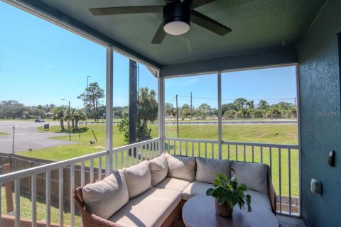 House in New Port Richey, Florida 3 bedrooms, 129.41 sq.m. № 1904860 - photo 28