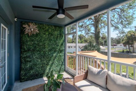House in New Port Richey, Florida 3 bedrooms, 129.41 sq.m. № 1904860 - photo 30