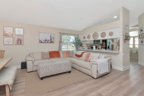 House in New Port Richey, Florida 3 bedrooms, 129.41 sq.m. № 1904860 - photo 4