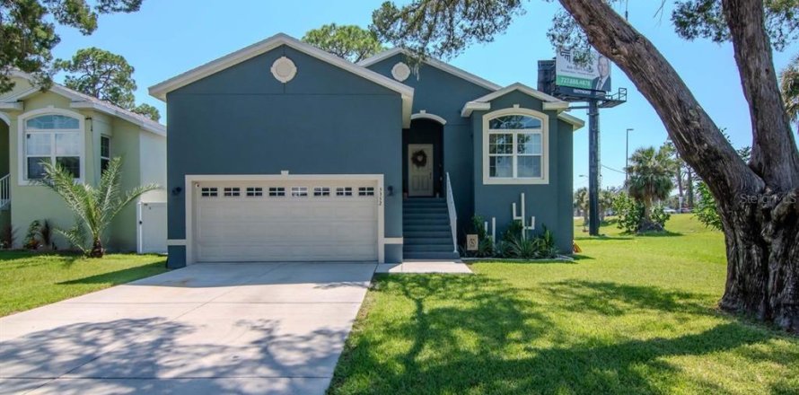 House in New Port Richey, Florida 3 bedrooms, 129.41 sq.m. № 1904860