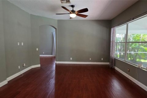 House in Tampa, Florida 4 bedrooms, 239.22 sq.m. № 2234315 - photo 16