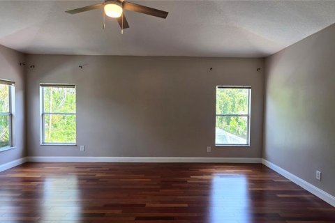 House in Tampa, Florida 4 bedrooms, 239.22 sq.m. № 2234315 - photo 27