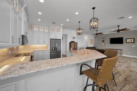 Casa en venta en Treasure Island, Florida, 3 dormitorios, 247.21 m2 № 1513495 - foto 24