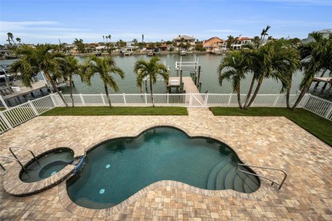 Casa en venta en Treasure Island, Florida, 3 dormitorios, 247.21 m2 № 1513495 - foto 15