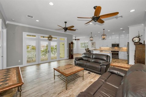 Casa en venta en Treasure Island, Florida, 3 dormitorios, 247.21 m2 № 1513495 - foto 10
