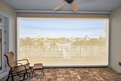 Casa en venta en Treasure Island, Florida, 3 dormitorios, 247.21 m2 № 1513495 - foto 13