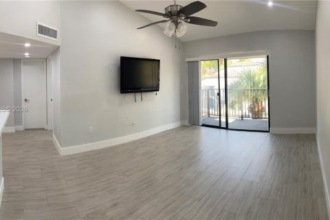Apartamento en alquiler en Hialeah, Florida, 1 dormitorio, 63.08 m2 № 2024577 - foto 7