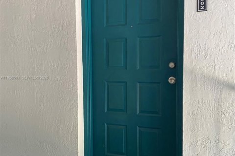 Apartamento en alquiler en Hialeah, Florida, 1 dormitorio, 63.08 m2 № 2024577 - foto 6