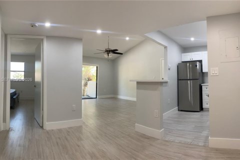 Apartamento en alquiler en Hialeah, Florida, 1 dormitorio, 63.08 m2 № 2024577 - foto 29