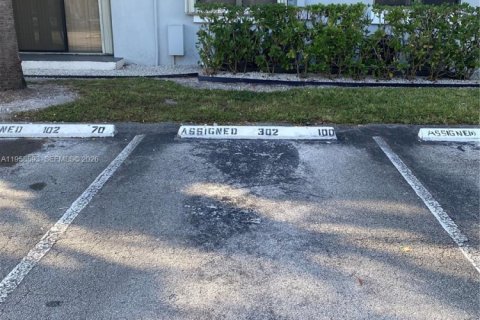 Apartamento en alquiler en Hialeah, Florida, 1 dormitorio, 63.08 m2 № 2024577 - foto 3