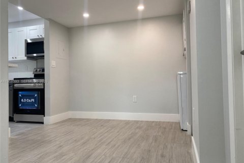 Apartamento en alquiler en Hialeah, Florida, 1 dormitorio, 63.08 m2 № 2024577 - foto 9