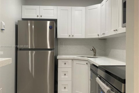 Apartamento en alquiler en Hialeah, Florida, 1 dormitorio, 63.08 m2 № 2024577 - foto 13
