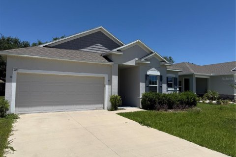 Villa ou maison à Leesburg, Floride 3 chambres, 183.76 m2 № 2102383