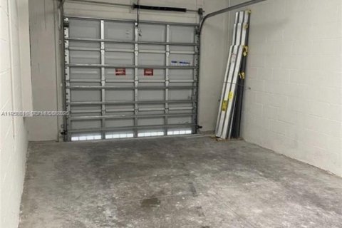 Снять в аренду таунхаус в Хомстед, Флорида 3 спальни, 159.05м2, № 2079679 - фото 17